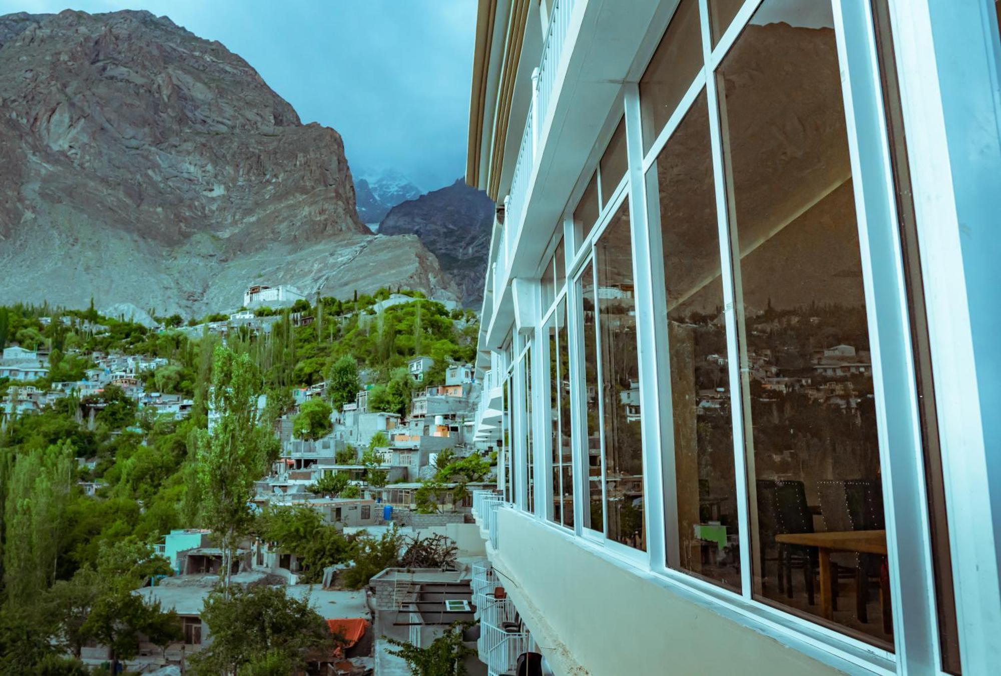 Hilltop Hotel, Hunza Karimabad  외부 사진
