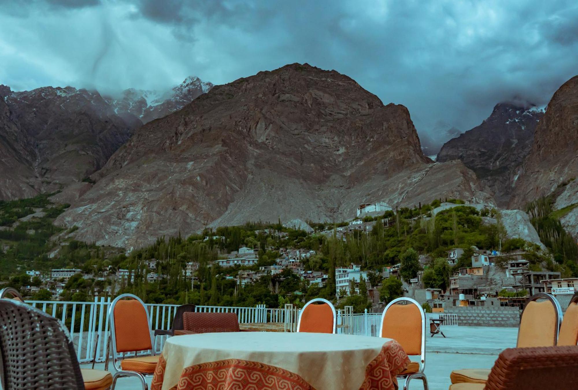 Hilltop Hotel, Hunza Karimabad  외부 사진