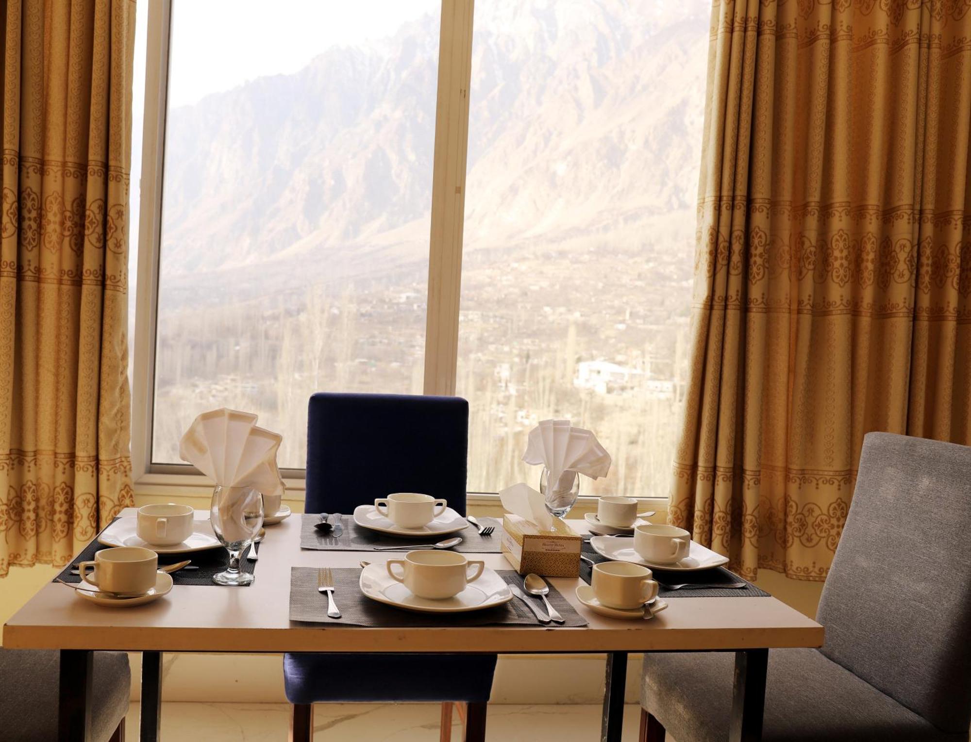 Hilltop Hotel, Hunza Karimabad  외부 사진