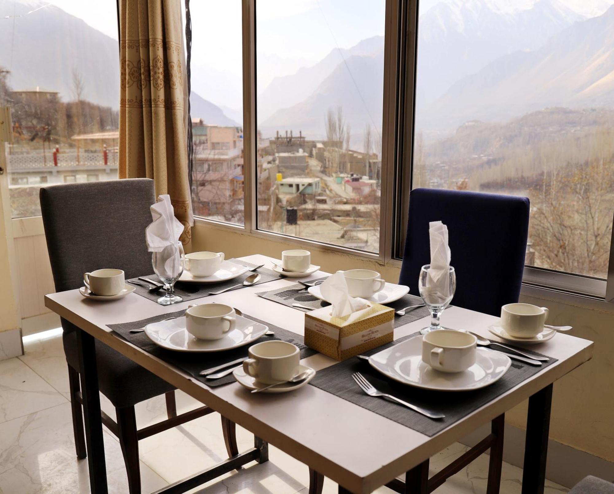 Hilltop Hotel, Hunza Karimabad  외부 사진